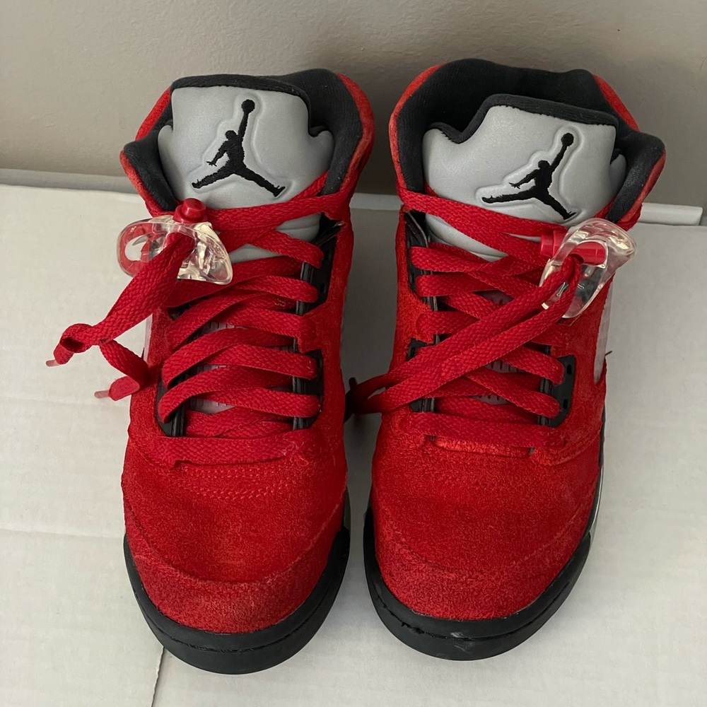 Jordan Red 5 Retro Raging Bull Athletic Sneakers kids size 3.5 Youth